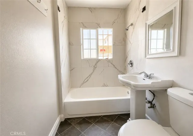3rd image of 6121 10Th, Los Angeles, CA 90043 | MLS# DW25281483