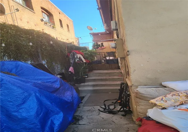 4th image of 346 N Fickett St, Los Angeles, CA 90033 | MLS# TR25281567