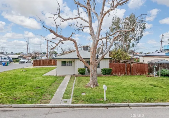 Photo 1 of Sale Pending at 3301 Beyers, Bakersfield, CA 93312 | MLS# PI25281873 | Listing updated on 2026-05-22