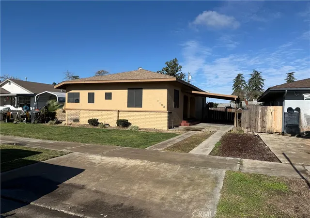 Homes for sale in Chowchilla, CA | 1108 Kings, Chowchilla, CA 93610 | MLS# MC25281975