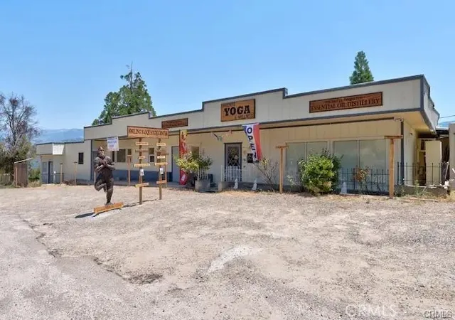 Photo 2 of Single family home for sale at 38797 Highway 41, Oakhurst, CA 93644 | MLS# FR25282345 | Listing updated on 2026-06-15