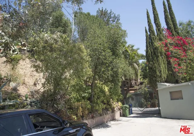 Photo 3 of Land for sale at 1033 Hollybush, Los Angeles, CA 90077 | MLS# 25631941 | Listing updated on 2026-06-30