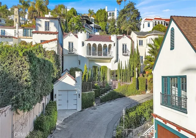 2nd image of 2111 Rockledge, Los Angeles, CA 90068 | MLS# OC25282184