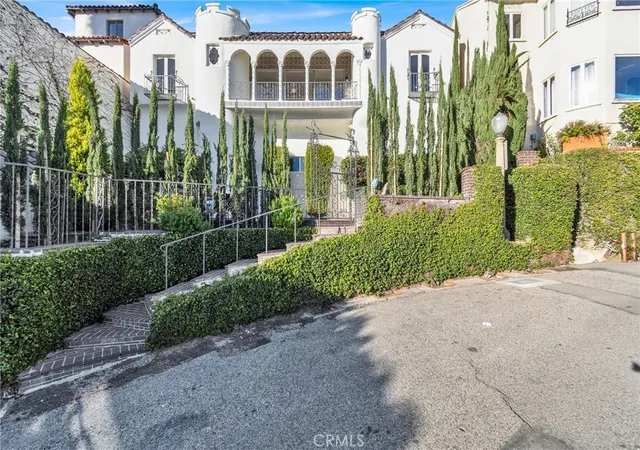 4th image of 2111 Rockledge, Los Angeles, CA 90068 | MLS# OC25282184