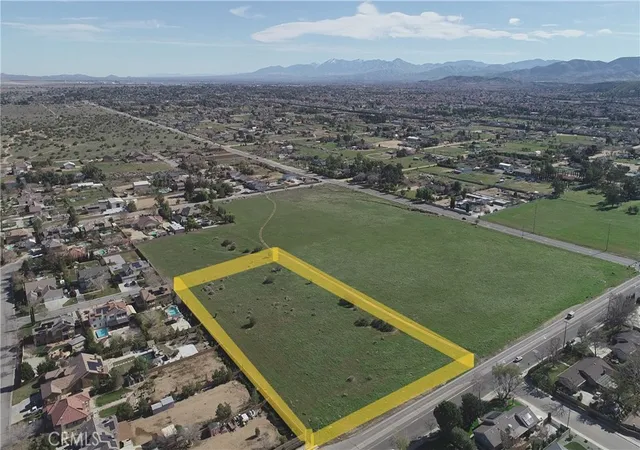 2nd image of 45 W Stw (pav) Vic, Quartz Hill, CA 93536 | MLS# SR25280317