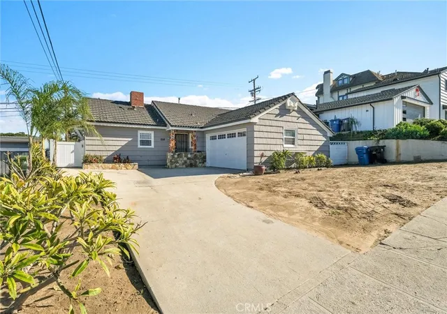 Photo 3 of Sale Pending at 1218 S Wycliff, San Pedro, CA 90732 | MLS# SB25279132 | Listing updated on 2026-09-16