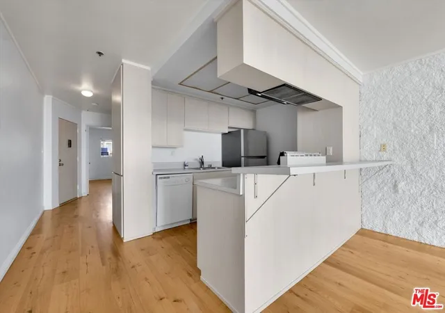 Photo 3 of Condo for sale at 615 Esplanade #512, Redondo Beach, CA 90277 | MLS# 26632501 | Listing updated on 2026-10-06