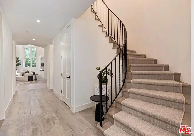 3rd image of 11500 San Vicente Blvd #221, Los Angeles, CA 90049 | MLS# 26632125