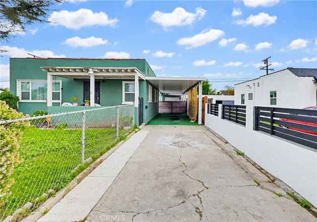 3rd image of 924 W 134Th Pl, Compton, CA 90222 | MLS# SB26001140