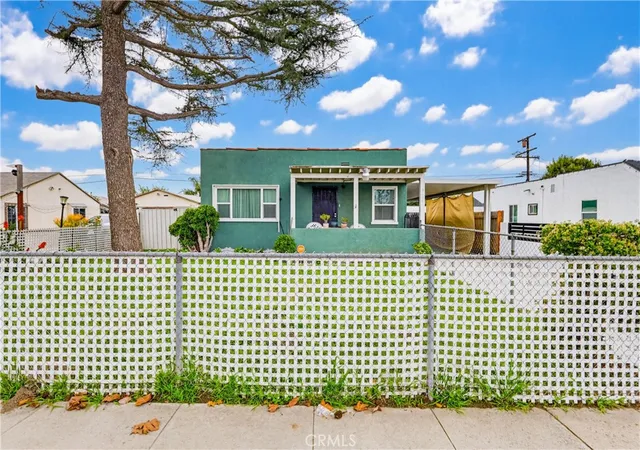 4th image of 924 W 134Th Pl, Compton, CA 90222 | MLS# SB26001140