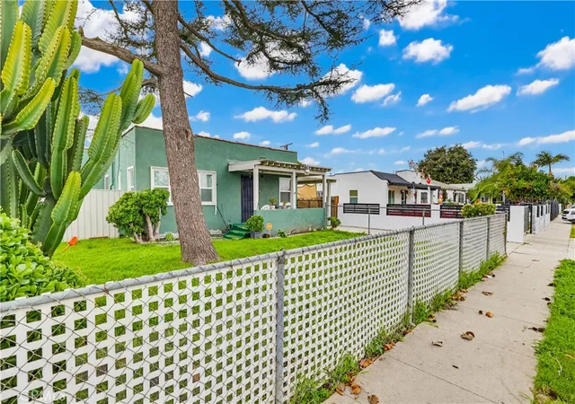 5th image of 924 W 134Th Pl, Compton, CA 90222 | MLS# SB26001140