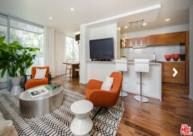 3rd image of 406 N Oakhurst Dr, Beverly Hills, CA 90210