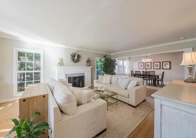 5th image of 247 Oak St, Salinas, CA 93901 | MLS# ML82030255