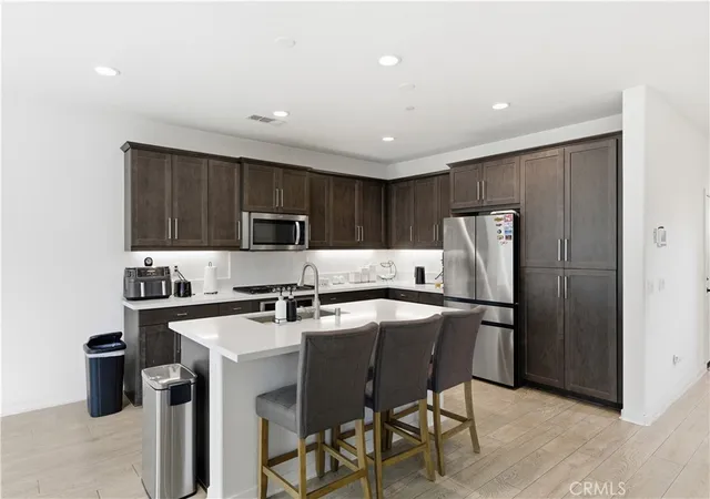 3rd image of 5242 Hayes Ct, Fontana, CA 92336 | MLS# DW26001982