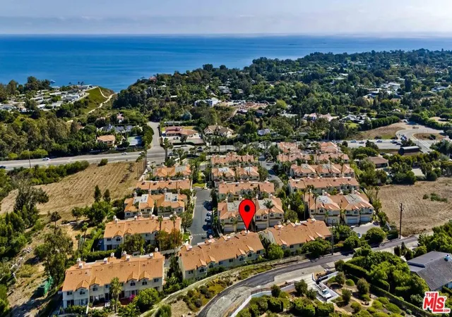 Homes for sale in Malibu, CA | 6465 Zuma View Place, Malibu, CA 90265 | Houzeo