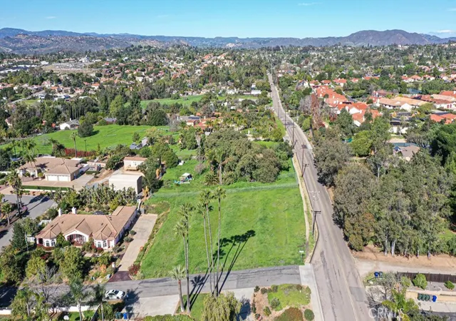 Homes for sale in Fallbrook, CA | 1086 Snow Creek, Fallbrook, CA 92028 | MLS# OC25280558