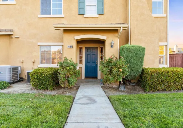 Photo 4 of Condo for sale at 26154 Williams Way #B, Murrieta, CA 92563 | MLS# 2600270SD | Listing updated on 2026-05-22