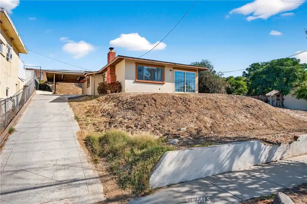 Photo 1 of Single family home for sale at 1205 W Pottery, Lake Elsinore, CA 92530 | MLS# SW26002359 | Listing updated on 2026-10-21