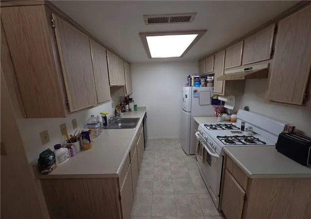 5th image of 565 North, Corning, CA 96021 | MLS# SN26002532
