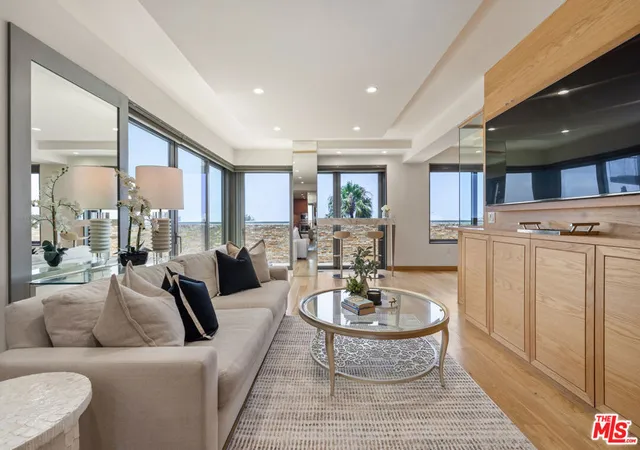 Homes for sale in Santa Monica, CA | 1755 Ocean Ave #811, Santa Monica, CA 90401 | MLS# 26633597