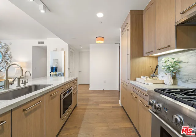 Homes for sale in Santa Monica, CA | 1755 Ocean Ave #801, Santa Monica, CA 90401 | MLS# 26633599