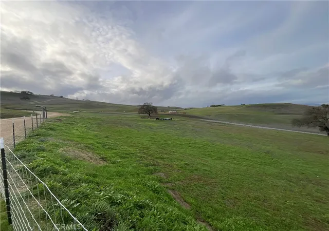 Homes for sale in Bradley, CA | 21 Interlake Rd, Bradley, CA 93426 | MLS# NS26002681