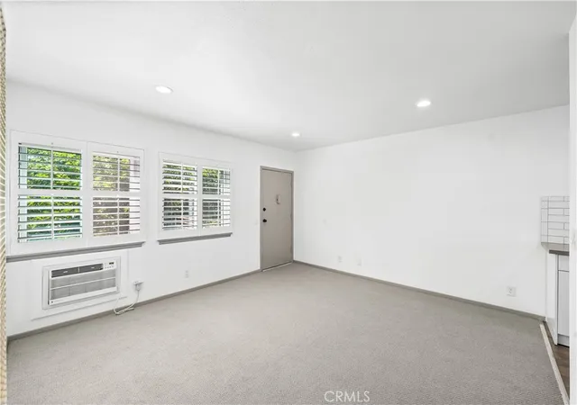 5th image of 7135 Coldwater Canyon Ave #16, North Hollywood, CA 91605 | MLS# GD26001519