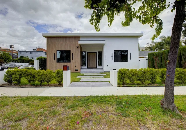 1st image of 14955 Hartsook, Sherman Oaks, CA 91403 | MLS# GD26002967