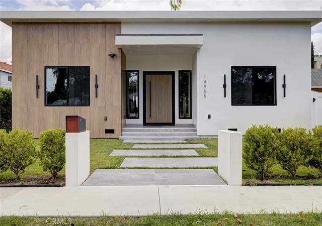 2nd image of 14955 Hartsook, Sherman Oaks, CA 91403 | MLS# GD26002967