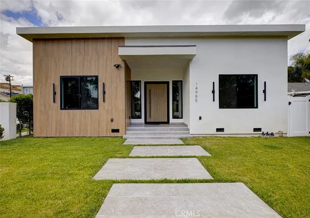 5th image of 14955 Hartsook, Sherman Oaks, CA 91403 | MLS# GD26002967