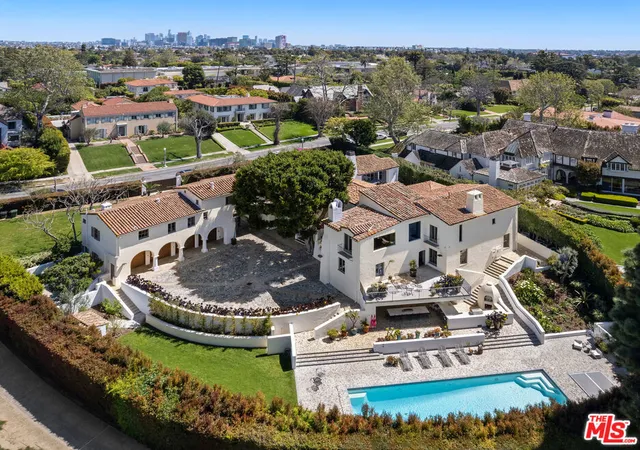 1st image of 211 S Muirfield Rd, Los Angeles, CA 90004 | MLS# 26633757
