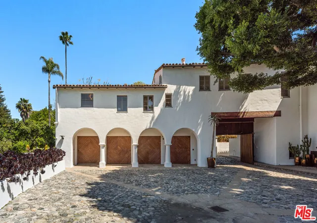 38th image of 211 S Muirfield Rd, Los Angeles, CA 90004 | MLS# 26633757