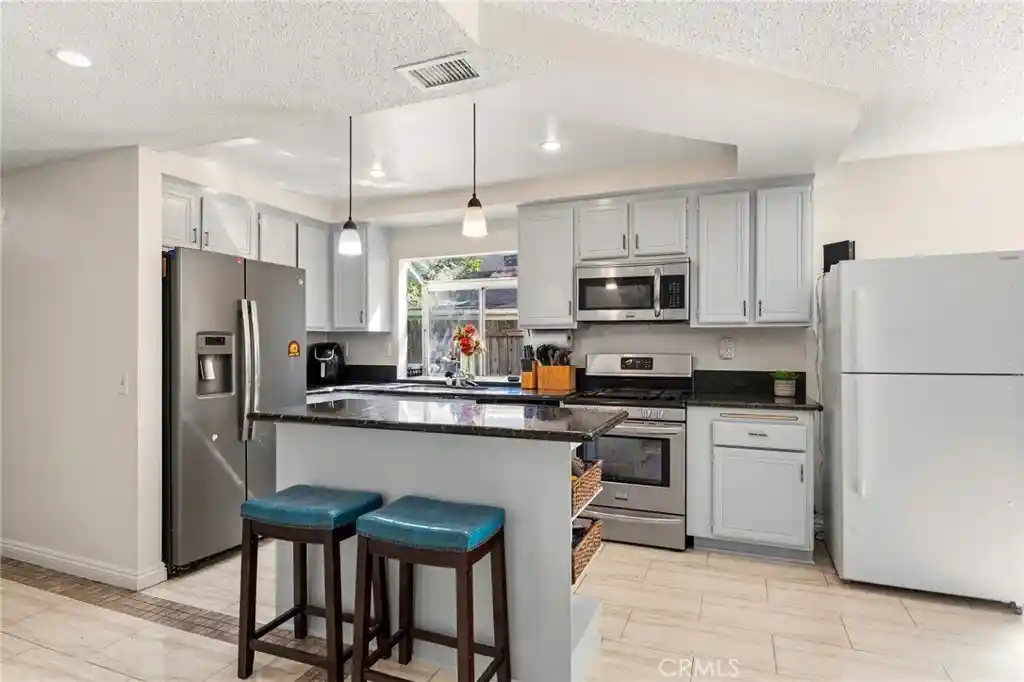 Townhouse for sale at 11545 Honeyglen, Pacoima, CA 91331 | MLS# CV26003189
