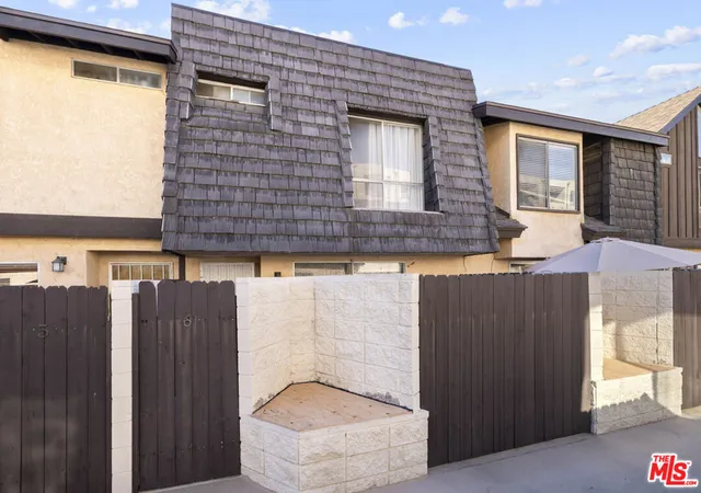 4th image of 5461 Newcastle Ave #6, Encino, CA 91316 | MLS# 26634497