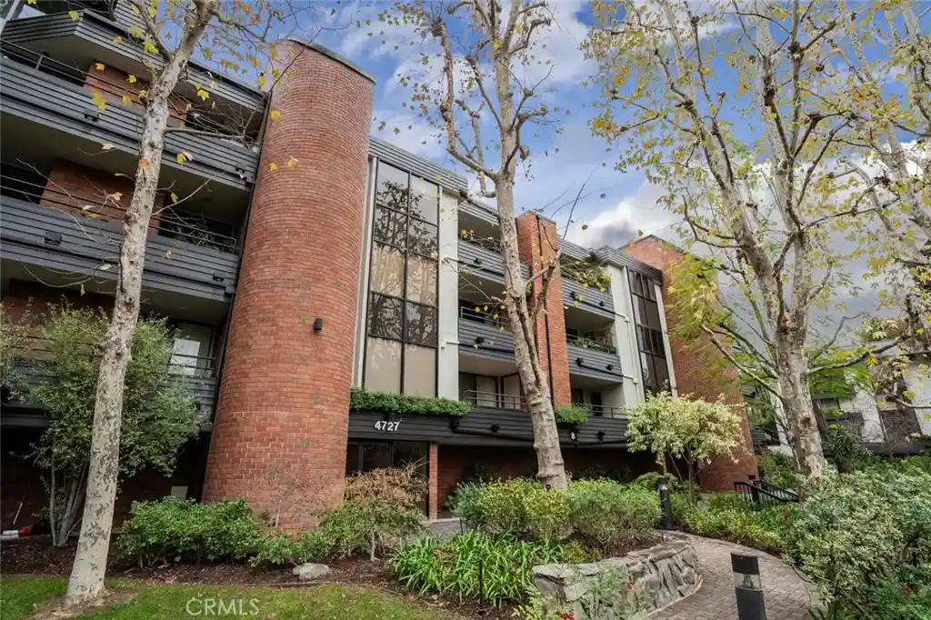 Condo for sale at 4727 Park Encino #330, Encino, CA 91436 | MLS# SR26003425