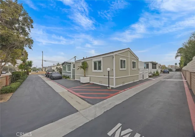 Homes for sale in Costa Mesa, CA | 1660 Whittier Ave #3, Costa Mesa, CA 92627 | MLS# PW25279963