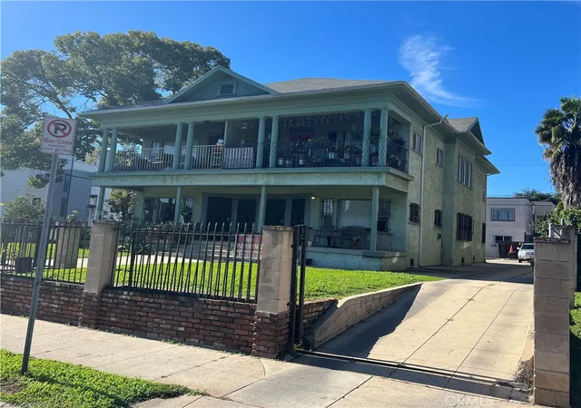 3rd image of 2955 Van Buren Pl, Los Angeles, CA 90007 | MLS# DW26004405