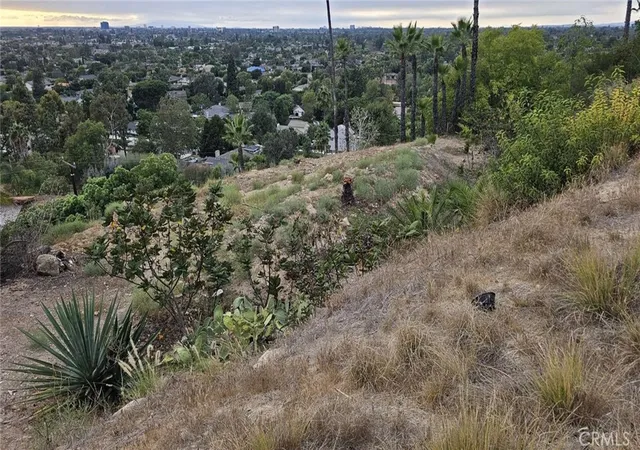 3rd image of 1822 Loma Roja, Santa Ana, CA 92705 | MLS# RS26004472