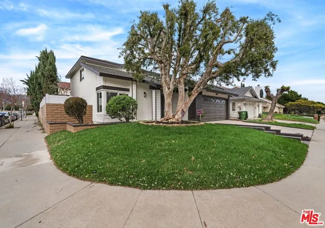 Homes for sale in Chatsworth, CA | 20657 Septo St, Chatsworth, CA 91311 | MLS# 26632199