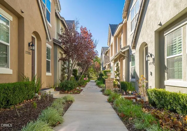 2nd image of 27285 Blue Spruce Pl, Valencia, CA 91354 | MLS# P1-25359