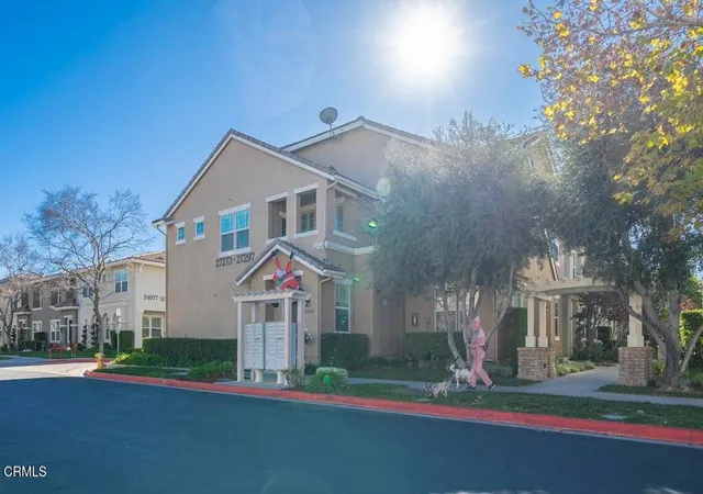 4th image of 27285 Blue Spruce Pl, Valencia, CA 91354 | MLS# P1-25359