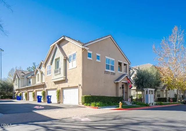 5th image of 27285 Blue Spruce Pl, Valencia, CA 91354 | MLS# P1-25359