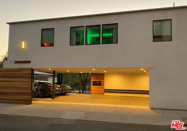 2nd image of 3305 Primera Ave, Los Angeles, CA 90068 | MLS# 26635311