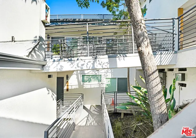4th image of 3305 Primera Ave, Los Angeles, CA 90068 | MLS# 26635311