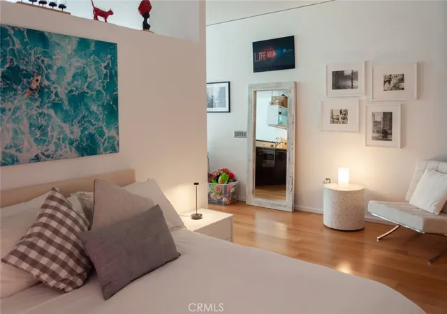 4th image of 1155 S Grand, Los Angeles, CA 90015