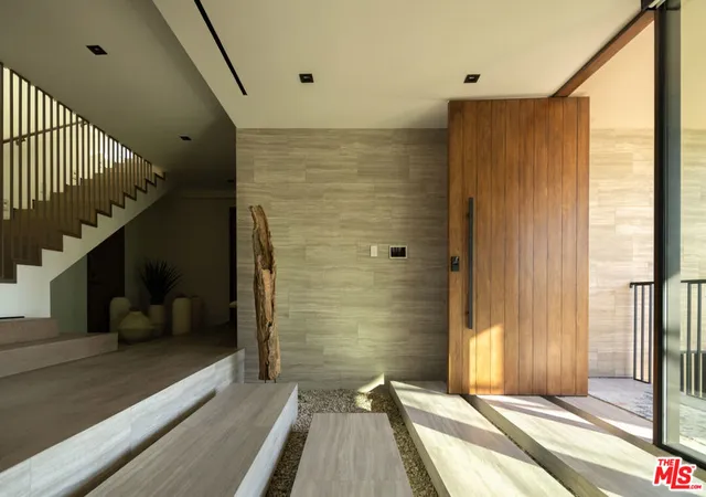 1st image of 8777 W Hollywood Blvd, Los Angeles, CA 90069 | MLS# 25618003