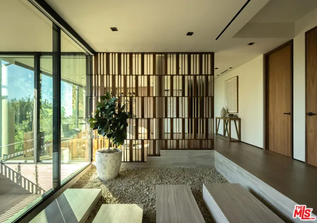 2nd image of 8777 W Hollywood Blvd, Los Angeles, CA 90069 | MLS# 25618003