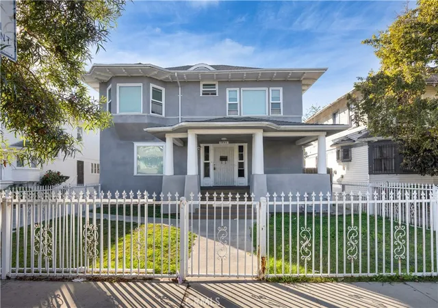 1st image of 2641 S Catalina St, Los Angeles, CA 90007 | MLS# SR26006121