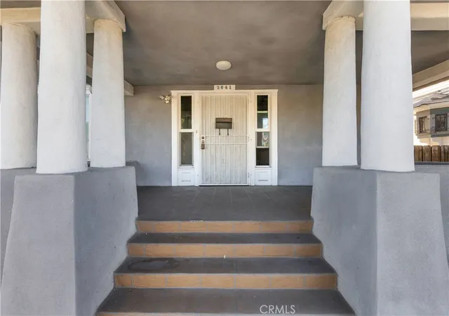 2nd image of 2641 S Catalina St, Los Angeles, CA 90007 | MLS# SR26006121