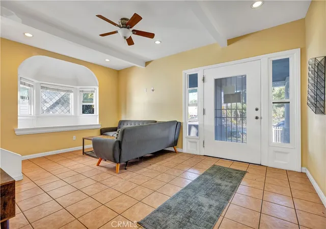 4th image of 2641 S Catalina St, Los Angeles, CA 90007 | MLS# SR26006121